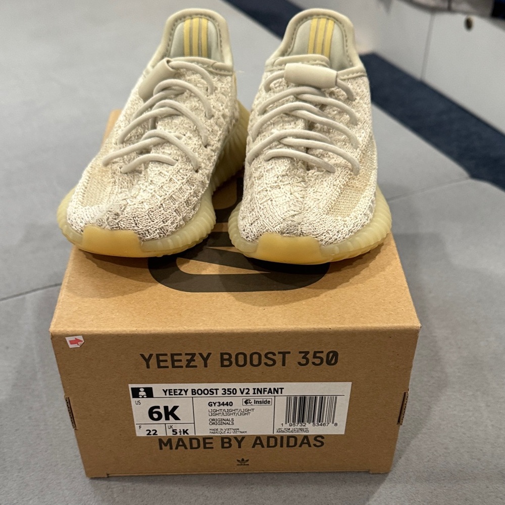 Adidas Yeezy Boost 350 V2 Infant Sneakers - Cream